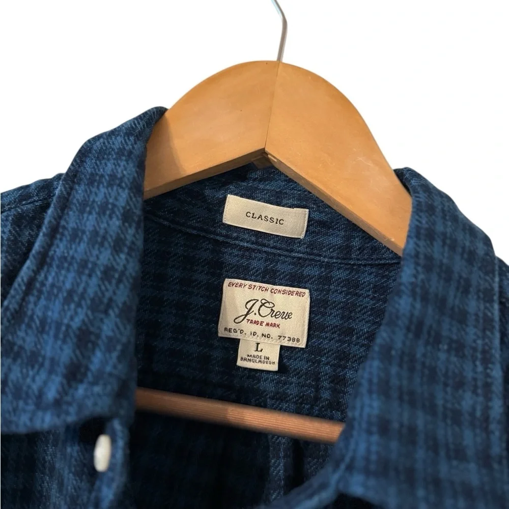 J.CREW Men's Flannel Classic Blue Long Sleeve Button Down Checkered Shirt